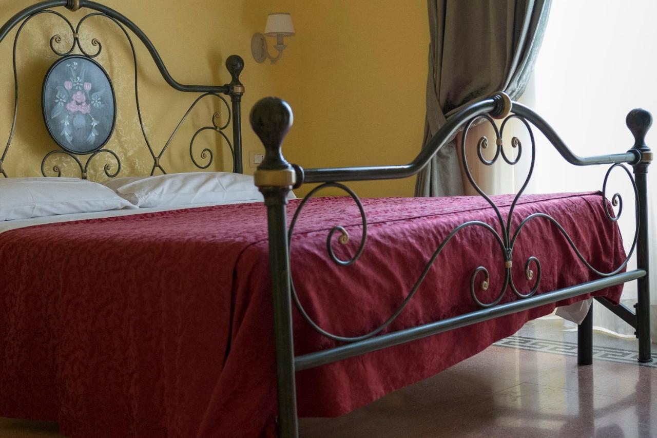Bed and Breakfast La Breccia A Porta Pia Rom Exterior foto