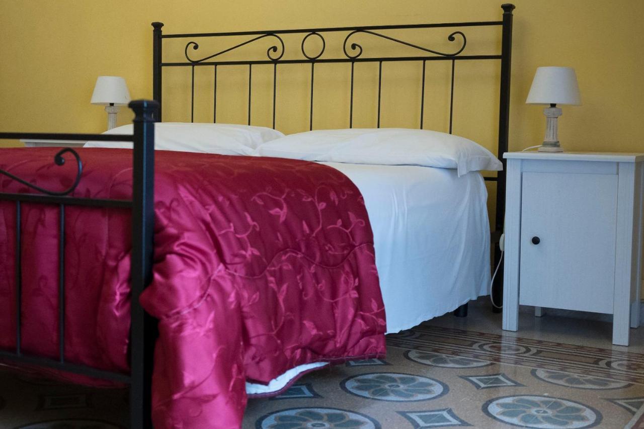 Bed and Breakfast La Breccia A Porta Pia Rom Exterior foto