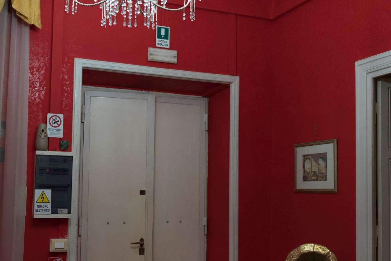 Bed and Breakfast La Breccia A Porta Pia Rom Exterior foto