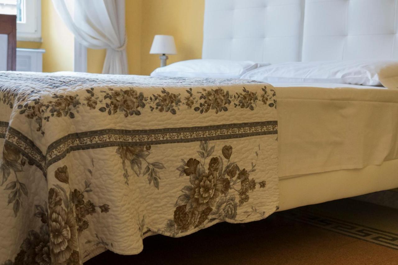 Bed and Breakfast La Breccia A Porta Pia Rom Exterior foto