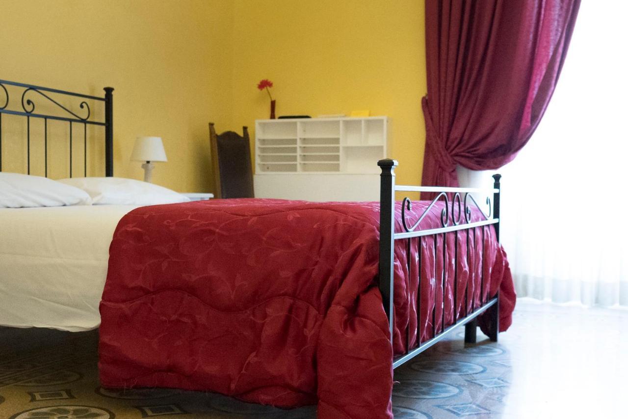 Bed and Breakfast La Breccia A Porta Pia Rom Exterior foto