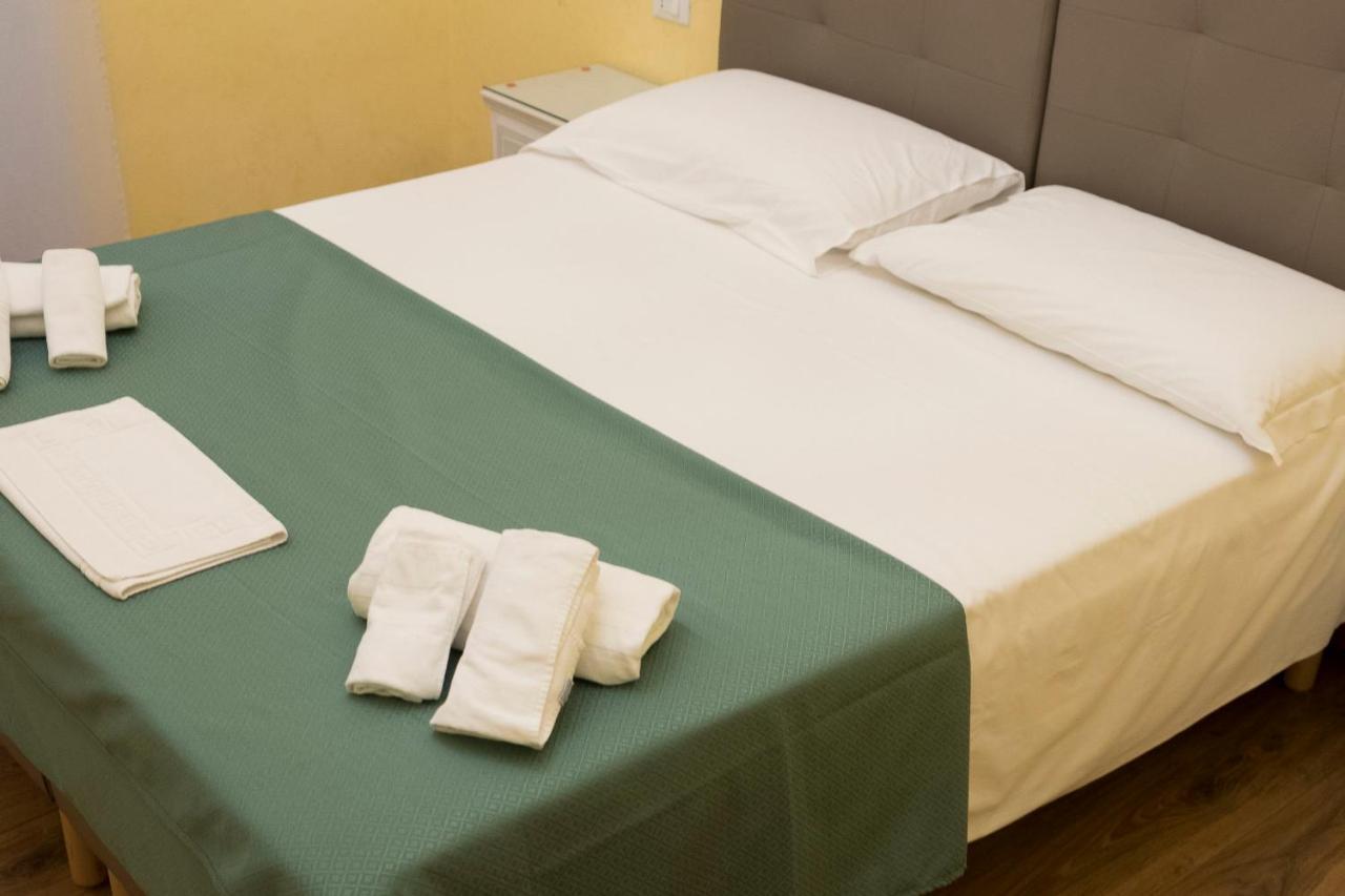 Bed and Breakfast La Breccia A Porta Pia Rom Exterior foto
