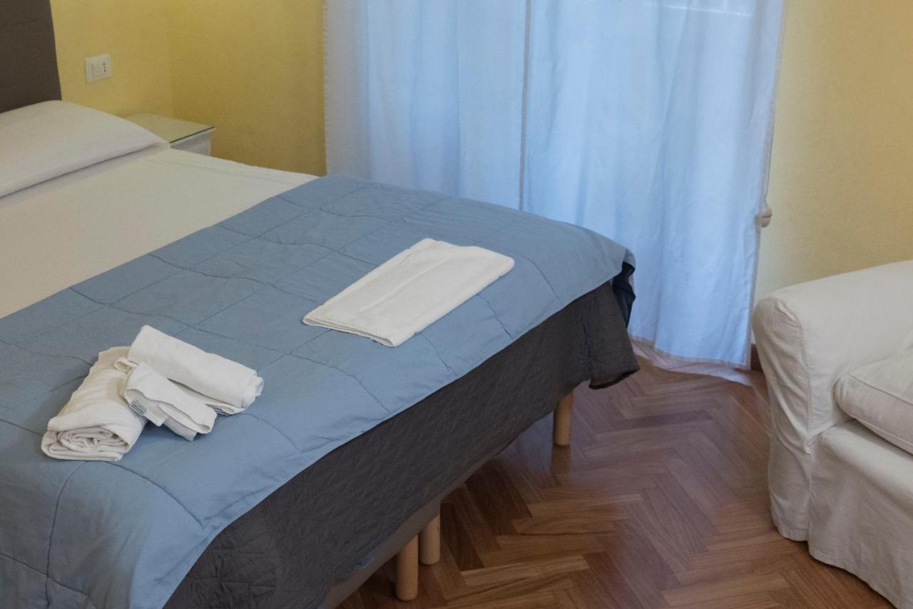 Bed and Breakfast La Breccia A Porta Pia Rom Exterior foto