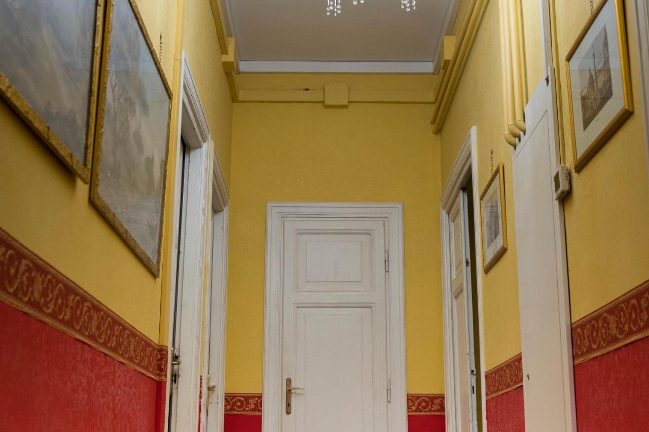 Bed and Breakfast La Breccia A Porta Pia Rom Exterior foto