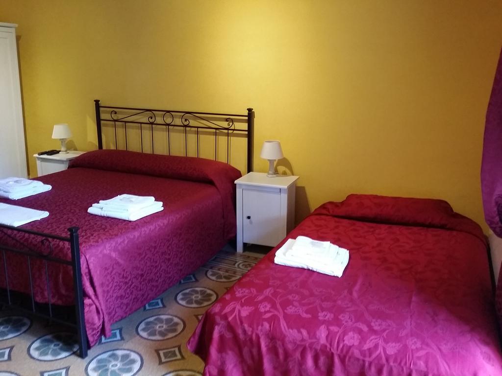 Bed and Breakfast La Breccia A Porta Pia Rom Exterior foto